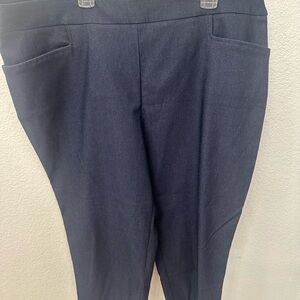 Time and Tru Women's Capris - Navy